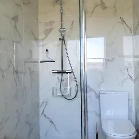 Apartment Bright Of 27 M2 With Balcony *