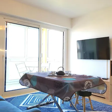 Bright Of 27 M2 With Balcony *